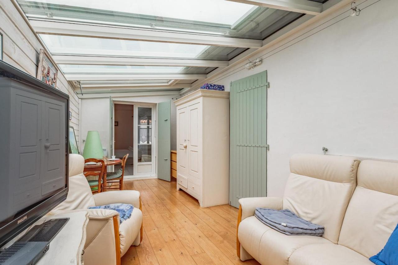 Nice Studio With Veranda Nearby The Beach In La Flotte - Welkeys Exteriér fotografie
